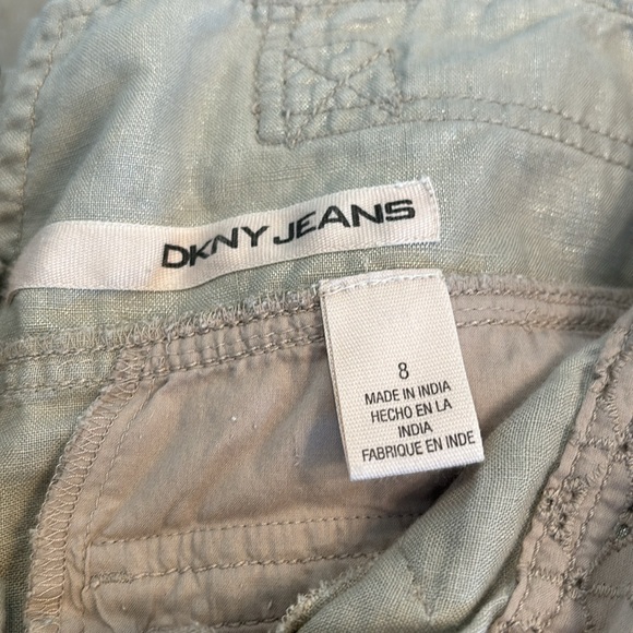DKNY 100% Linen short - Picture 3 of 5